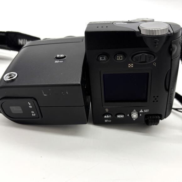 Nikon Coolpix 4500 Digital Camera Case 2 Batteries 4.0MP Accessories 4X Zoom - Picture 9 of 11